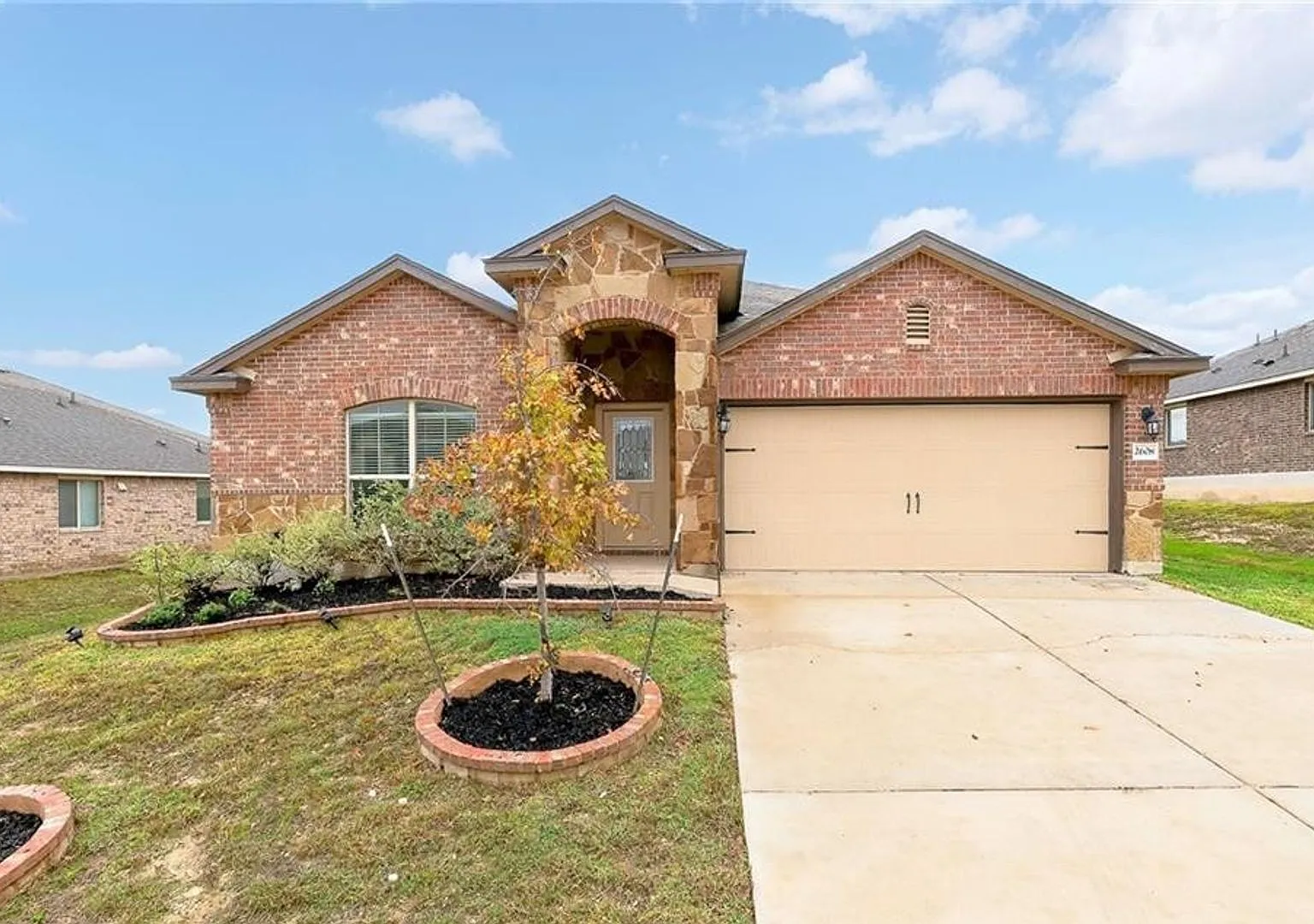 4 Bedroom 2 Bathroom House! Housing Accepted! Move-In Special!! — Photo 1