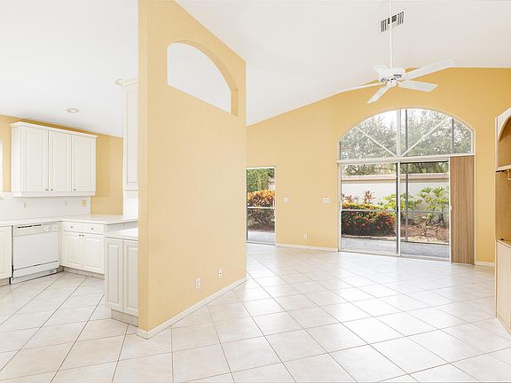 3rd image of 10487 Utopia Cir S
