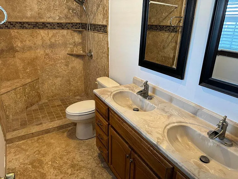 380 Canterbury Cir NW — Photo 6