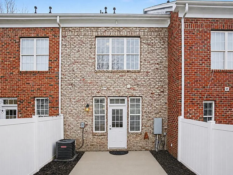 13514 Copley Square Dr — Photo 17