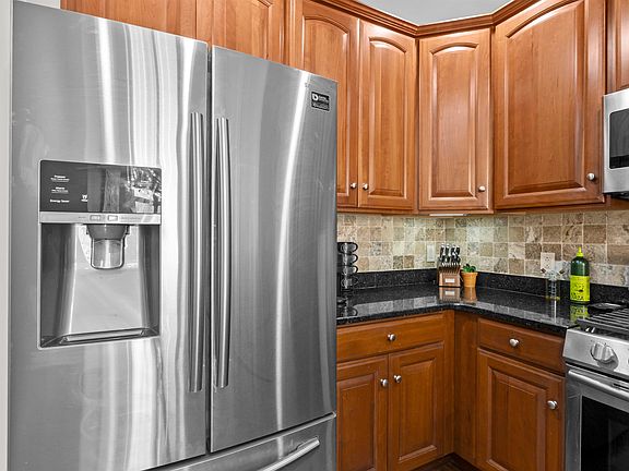 4th image of 7400 River Rd APT 401