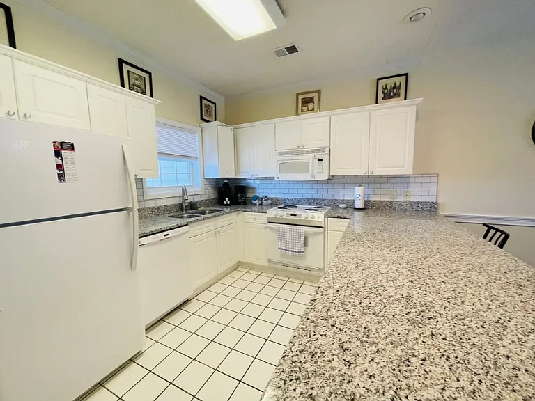4870 Dahlia Ct #302 — Photo 17