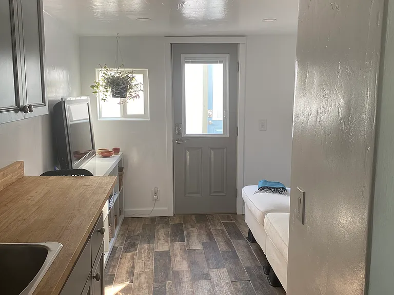260 W Prospect St #B — Photo 12