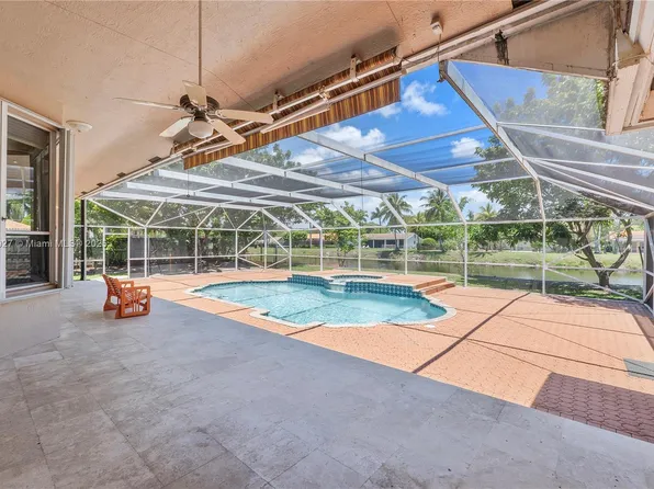 8281 SW 84th Ter, Miami, FL 33143