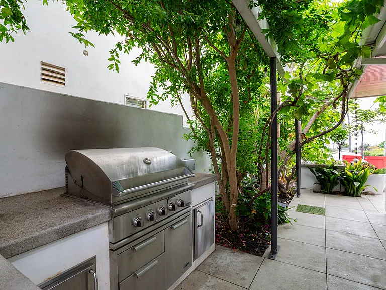 1482 Carmelita St — Photo 40