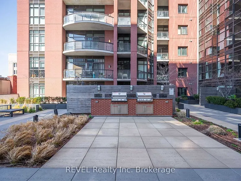 112 King St E #907 — Photo 27
