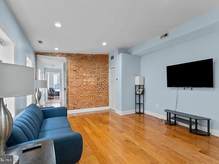 1818 E Pratt St #A — Photo 15