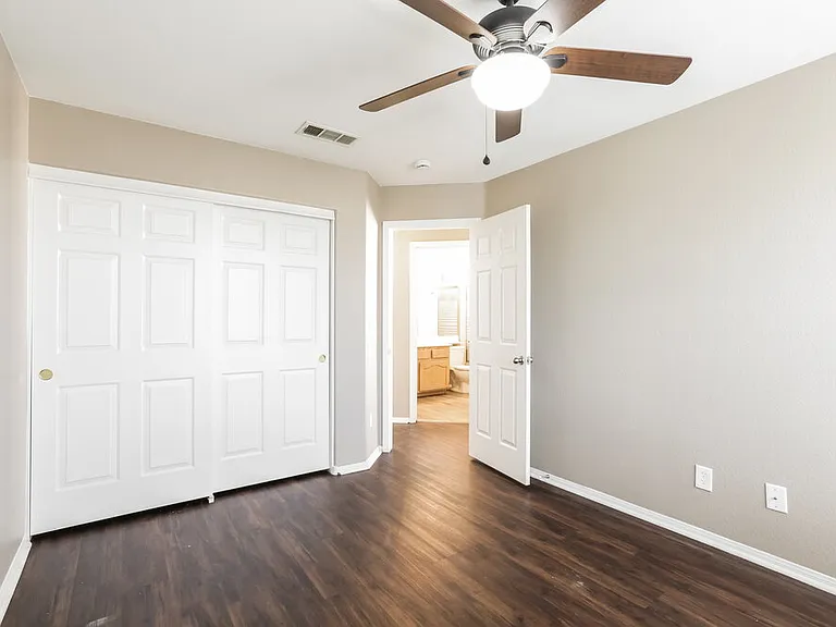 2317 Homeland St — Photo 15
