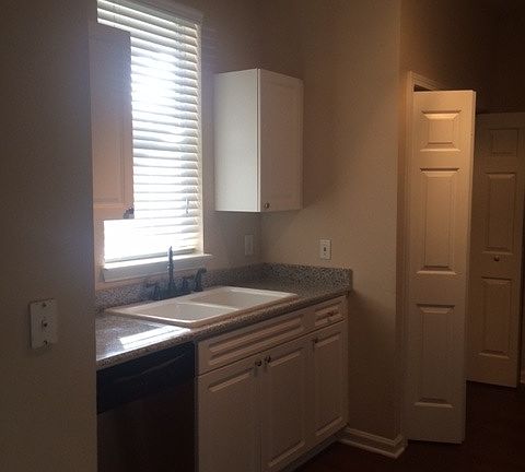 5th image of 934 Ivy Meadow Ln