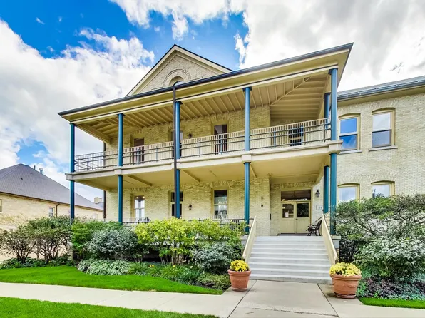 314 Leonard Wood S APT 204, Highland Park, IL 60035