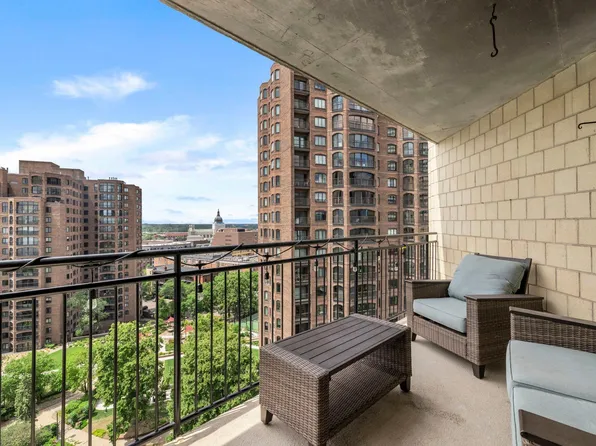 1225 Lasalle Ave APT 1502, Minneapolis, MN 55403