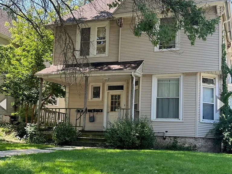 1228 Tremont Ave — Photo 1