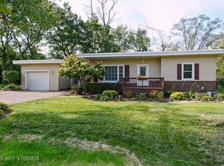 35W175 Fox River Dr, St Charles, IL 60174