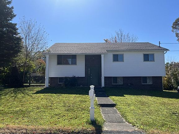 3rd image of 100 Herbert Dr