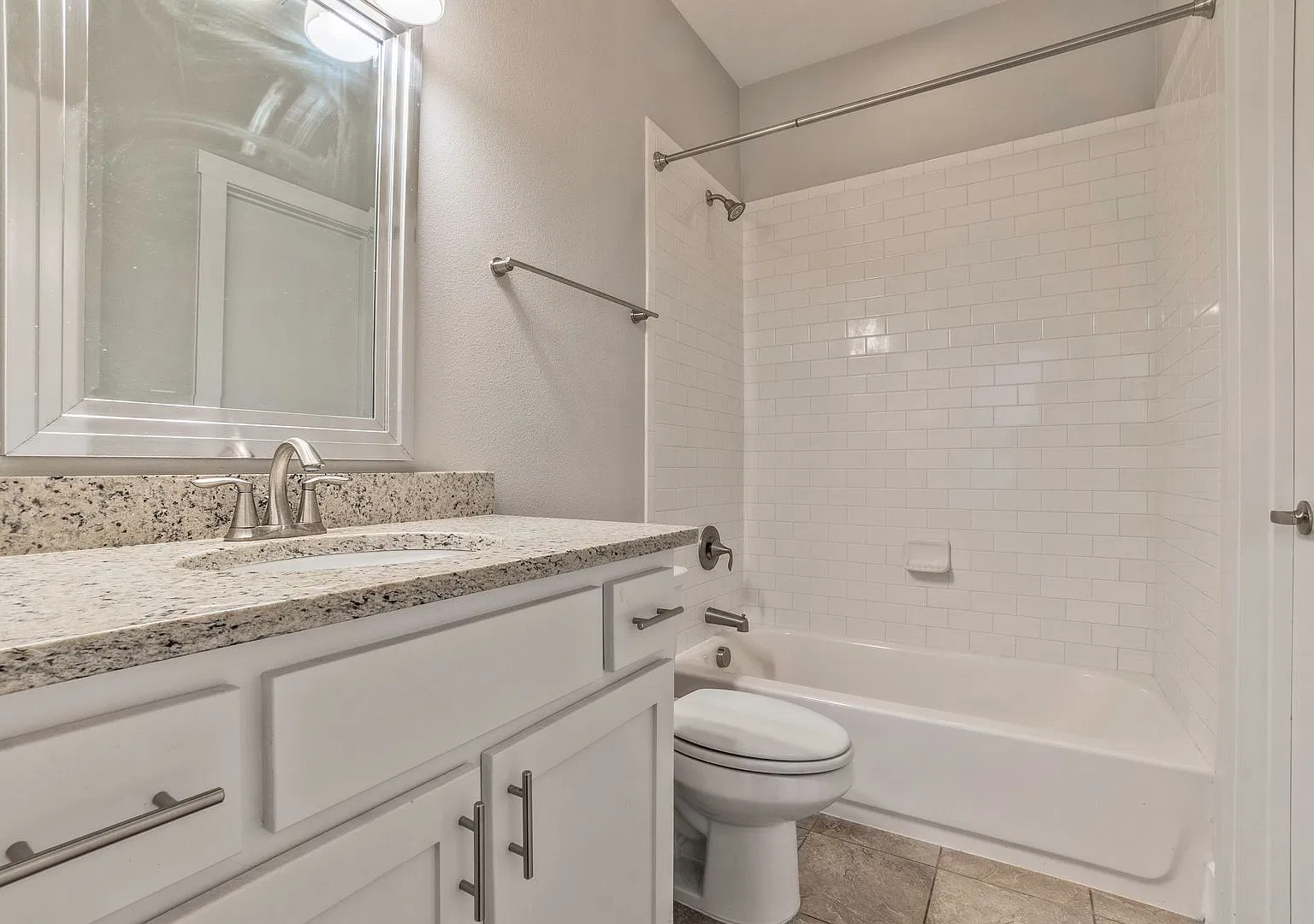 6051 Ross Avenue — Photo 2