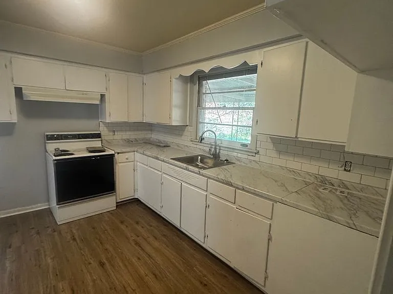 186 E Salem Dr — Photo 8