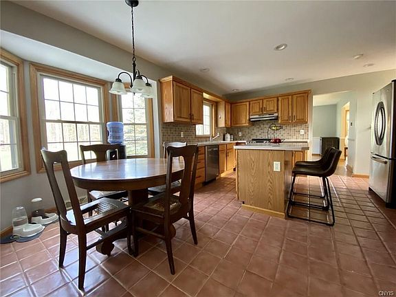 3rd image of 2416 Sourwood Dr
