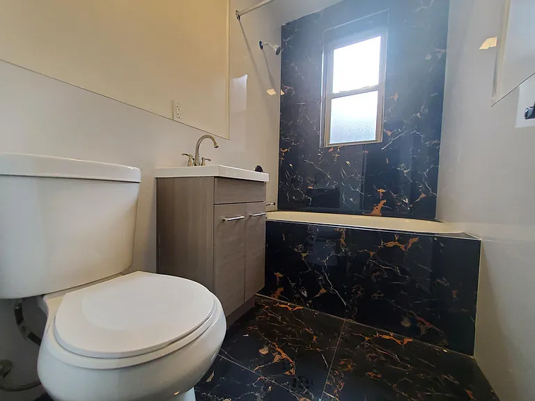 104 Baldwin Ave #2R — Photo 7