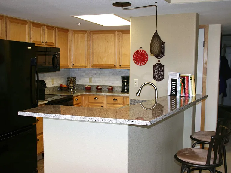 980 Lakepoint Dr #603 — Photo 6