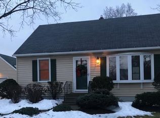 27 Swayze Dr, Latham, NY 12110