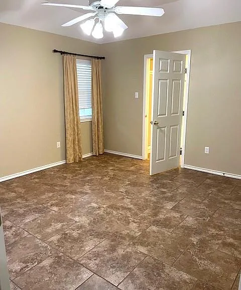 208 Coronado Cir — Photo 11