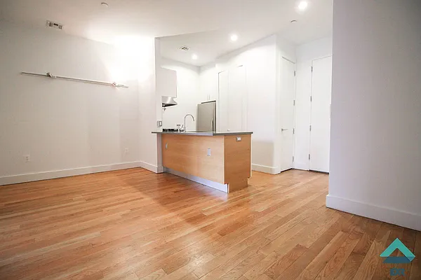 Rented by EXR | media 1