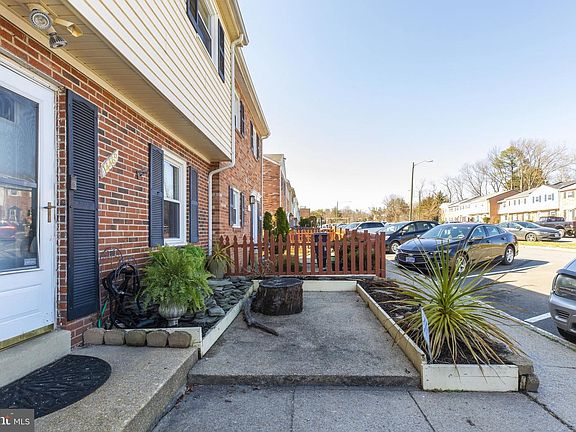 5th image of 14469 Village Dr