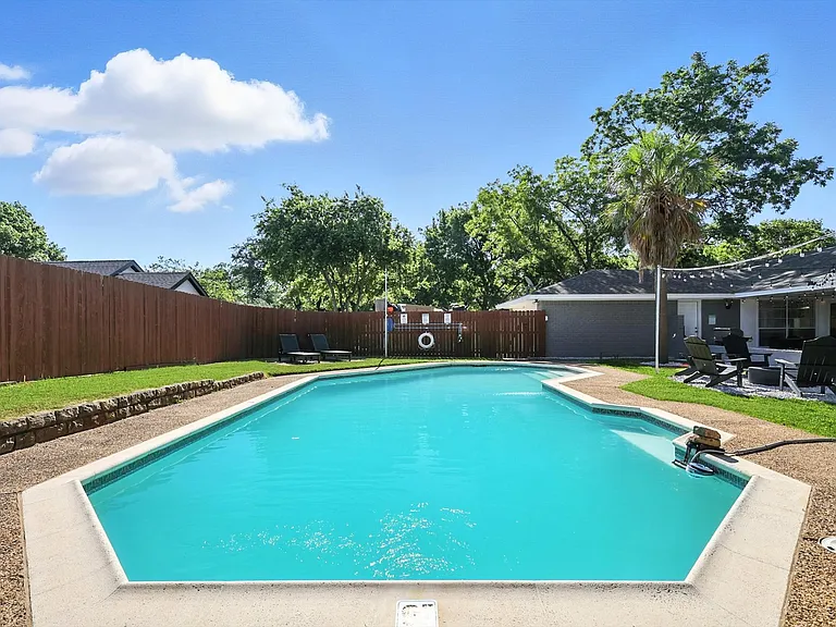 1231 Springbrook Cir — Photo 39