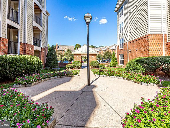 3rd image of 1100 Quaker Hill Dr APT 312