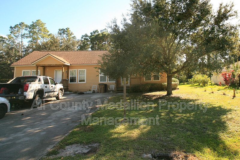 1st image of 1076 Ainsworth St E