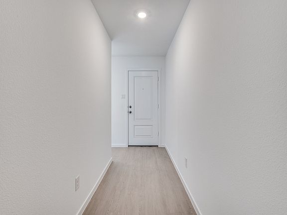 4th image of 2045 Belgian Dr
