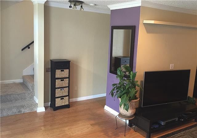 2nd image of 1815 Wedgewood Ave