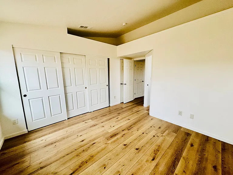 827 Mesa Ct — Photo 6
