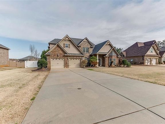 4th image of 108 Berrywood Ct
