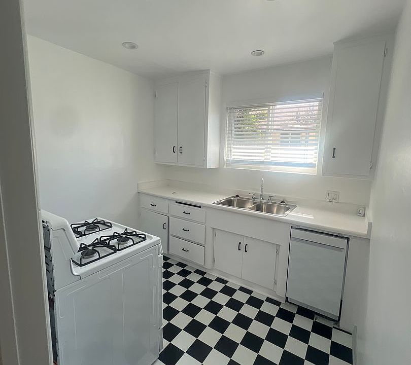1st image of 4028 Perlita Ave APT 8