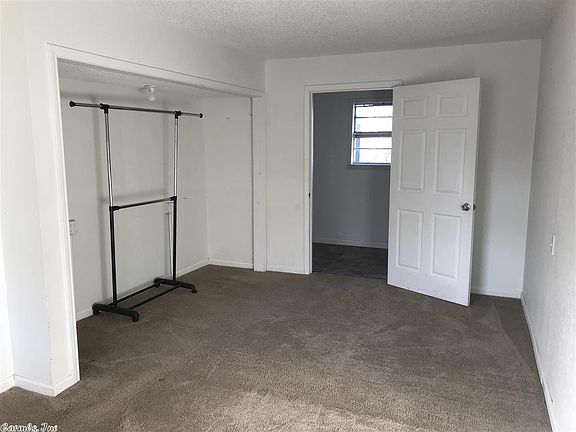 5th image of 64 N Circle Dr