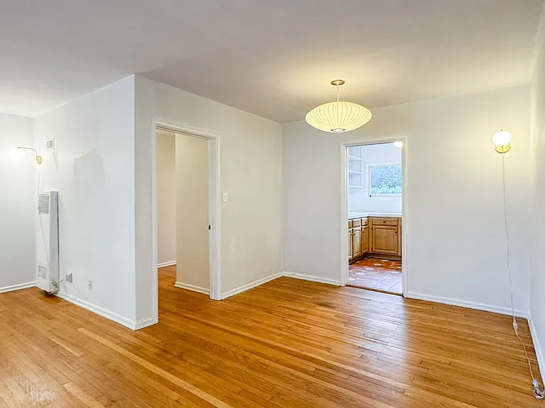 2033 Euclid St #6 — Photo 5