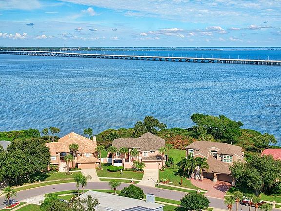 3rd image of 3147 Shoreline Dr
