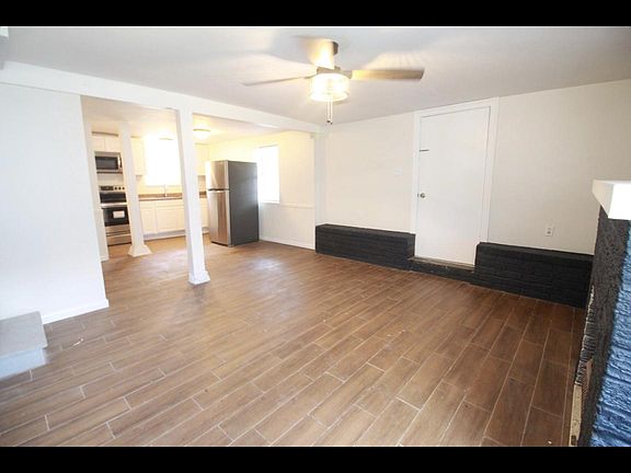 3rd image of 4728 Venus St #2