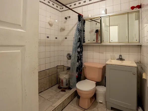 194 Essex Street image 5 of 9