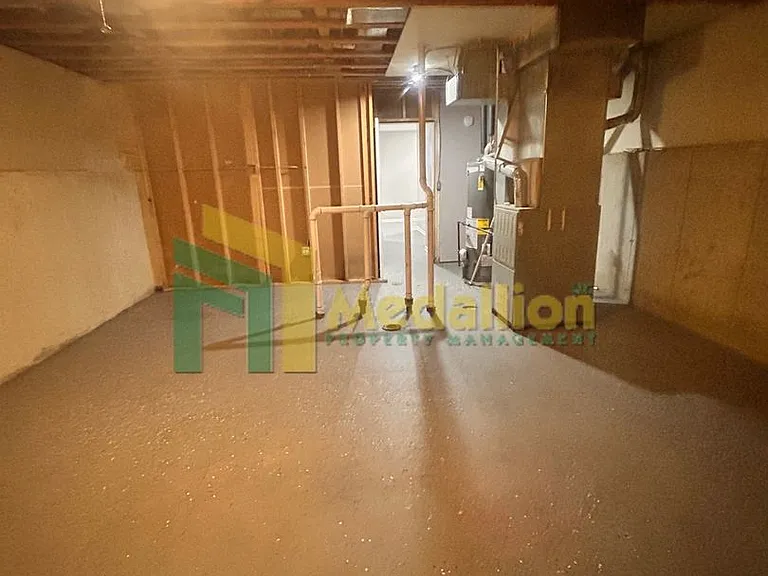 5954 S Maplewood Ave — Photo 39