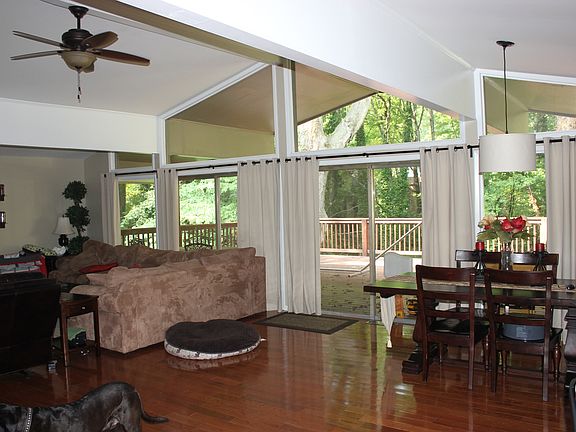 Fantastic Huge Great Room