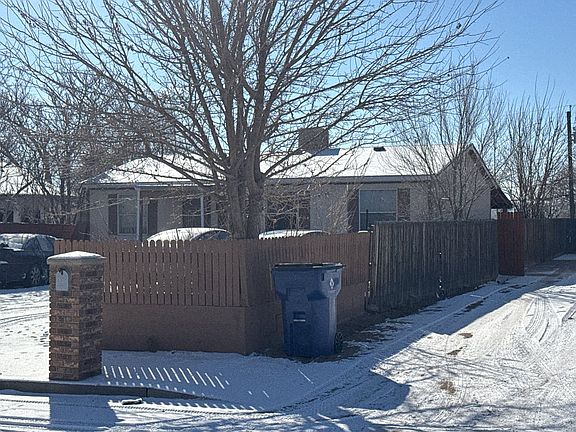 2nd image of 1528 E Ash St