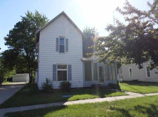 113 N Huntington St, Syracuse, IN 46567