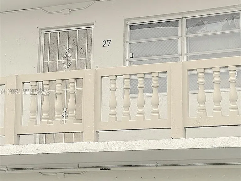 20120 NE 2nd Ave #W27 — Photo 5