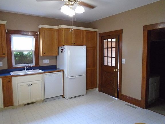 3rd image of 23310 3470 East St