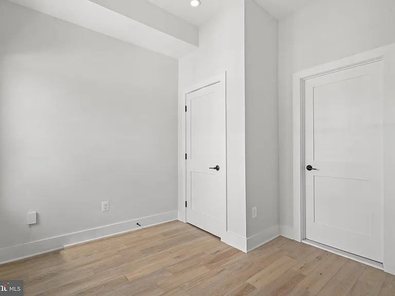 1130 Penn St NE #6 — Photo 15