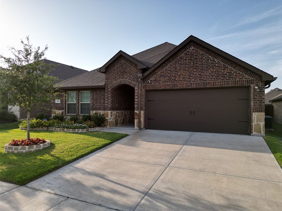 1st image of 310 Hollow Branch Dr