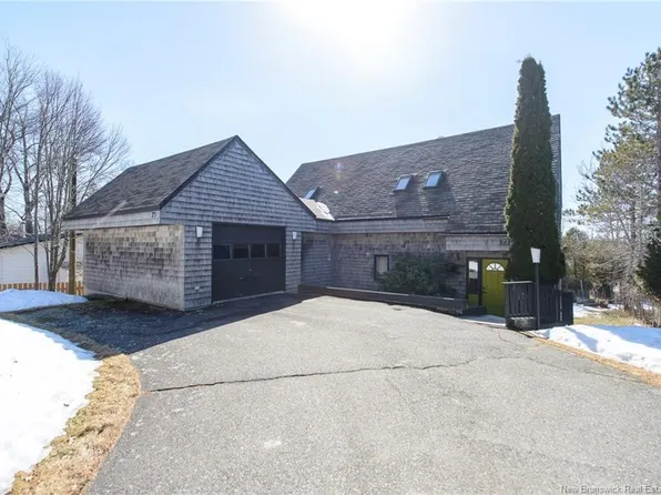73 Parr St, Saint Andrews, NB E5B 1K6