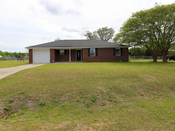 3338 Annie St, Dalzell, SC 29040